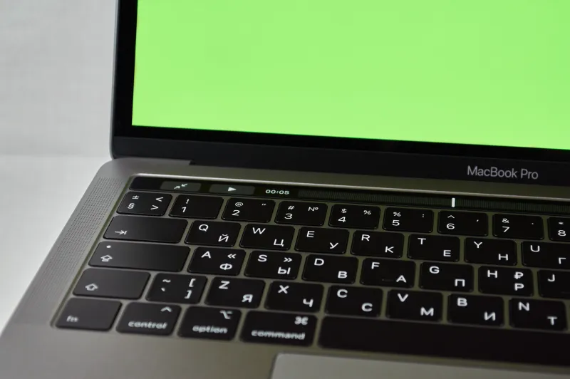 Punctuation With a Point of View: What a Tiny Comma Tells You About Big Tech